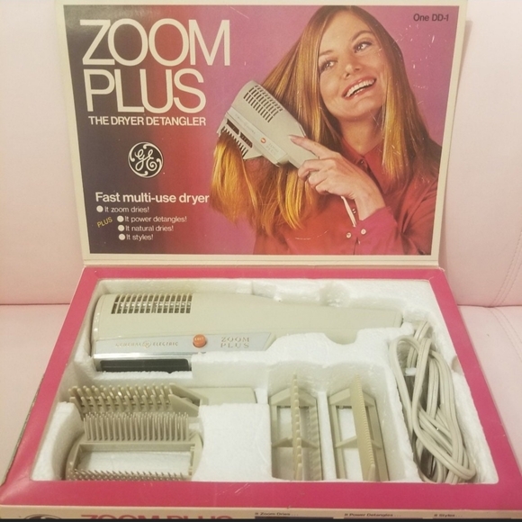 Zoom plus the dryer detangler with attachments. - Picture 11 of 11